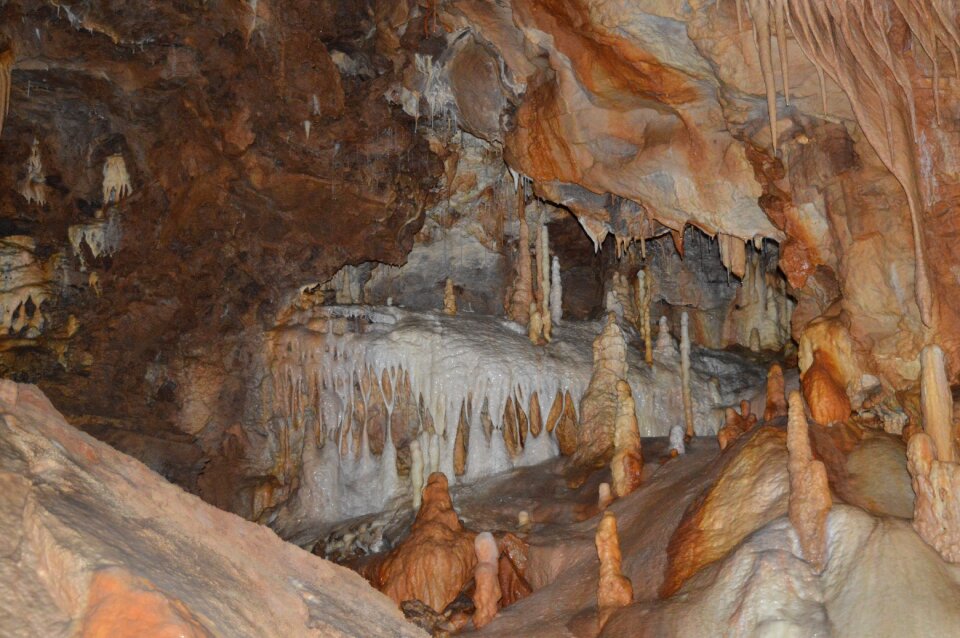 Subterranean caving mountain