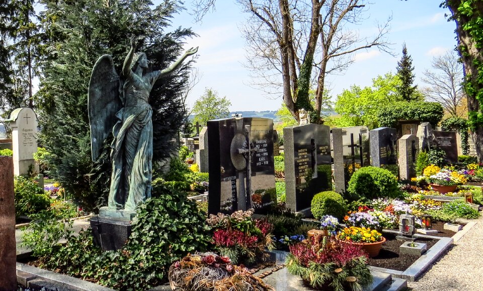 Grave stones grave figures grabschmuck