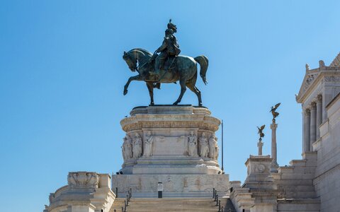 Monument to vittorio emanuele ii the altar of the fatherland victor emmanuel 2