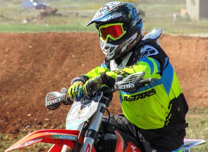 Risk extreme helmet