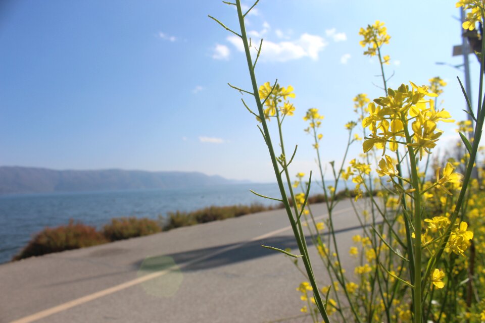 Highway erhai lake blue sky