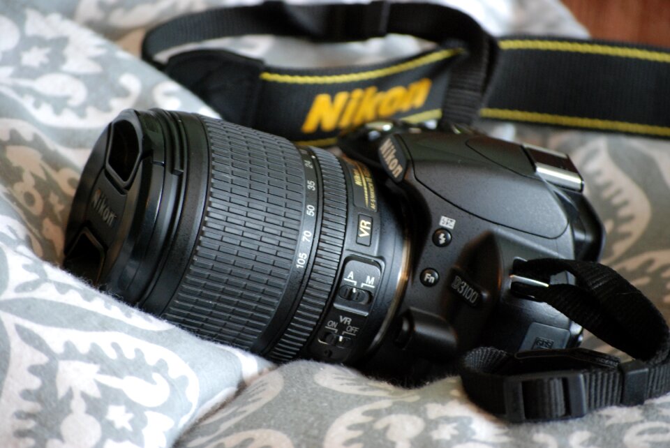 Nikon d slr mirror
