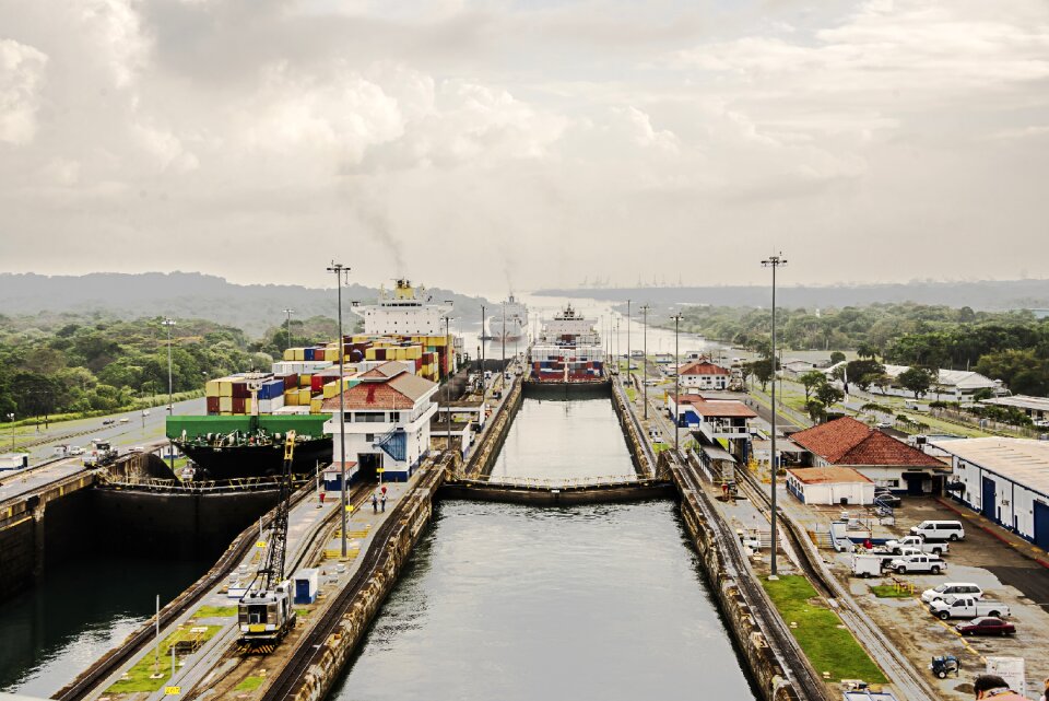 Panama panama canal locks