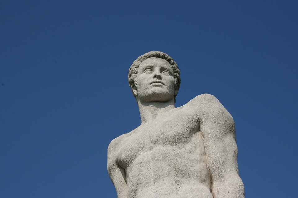 Sculpture paris trocadero
