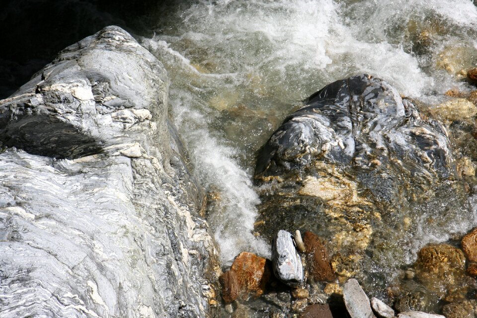 Torrent stone rock