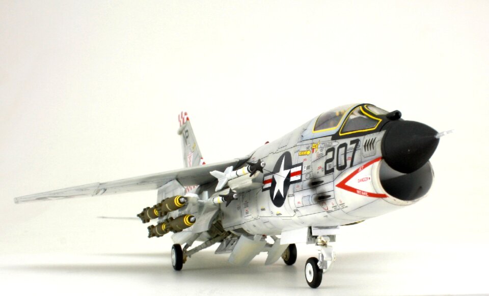 Fighter aircraft 207