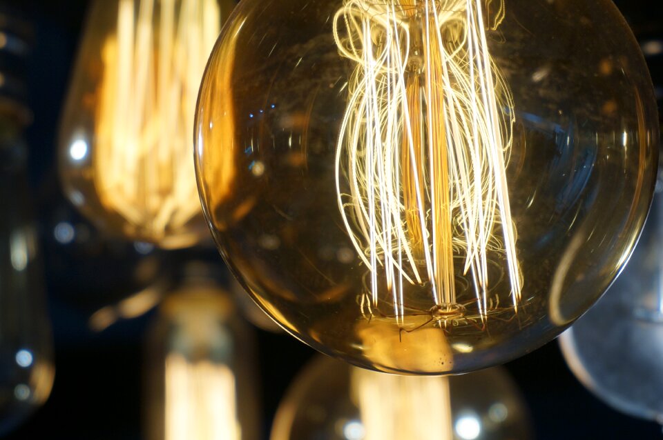 Electric light light radiating