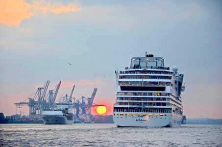 Sunset elbe ship