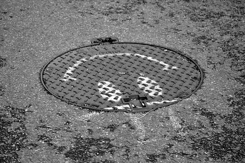 Humor black and white tag