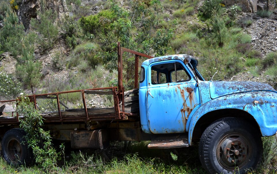 Wreck rust transport