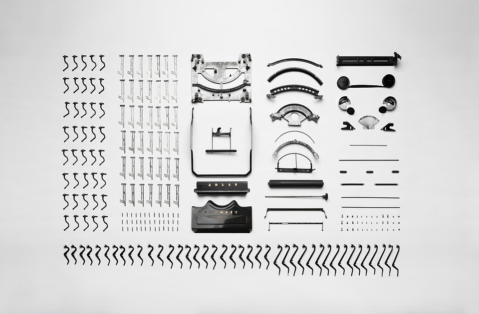 Disassemble mechanics spare parts
