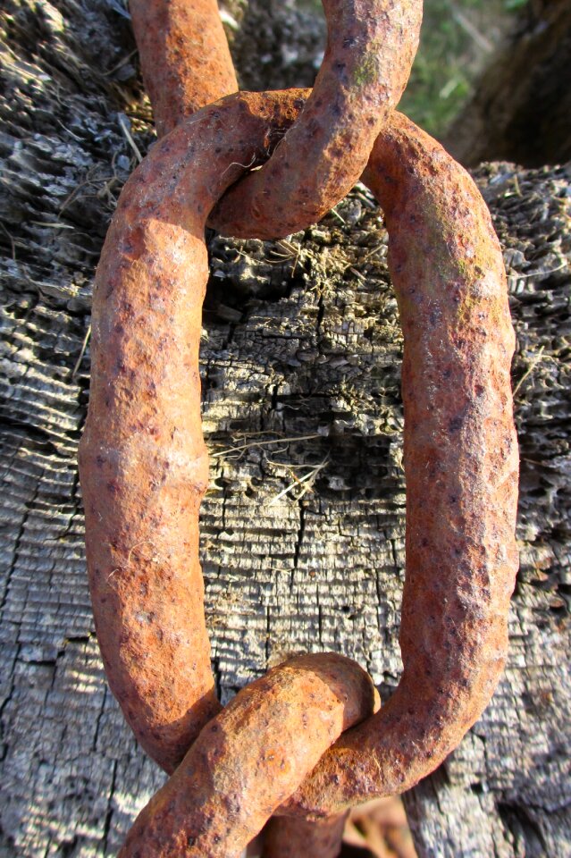 Chain metal rusted