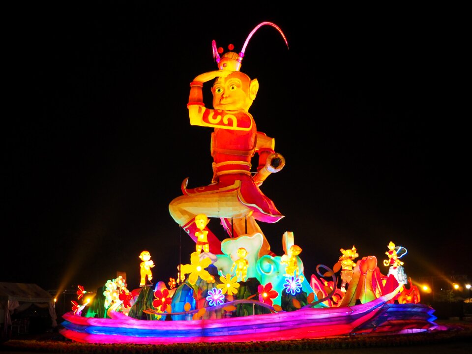 Taiwan fo guang shan monkey lamp