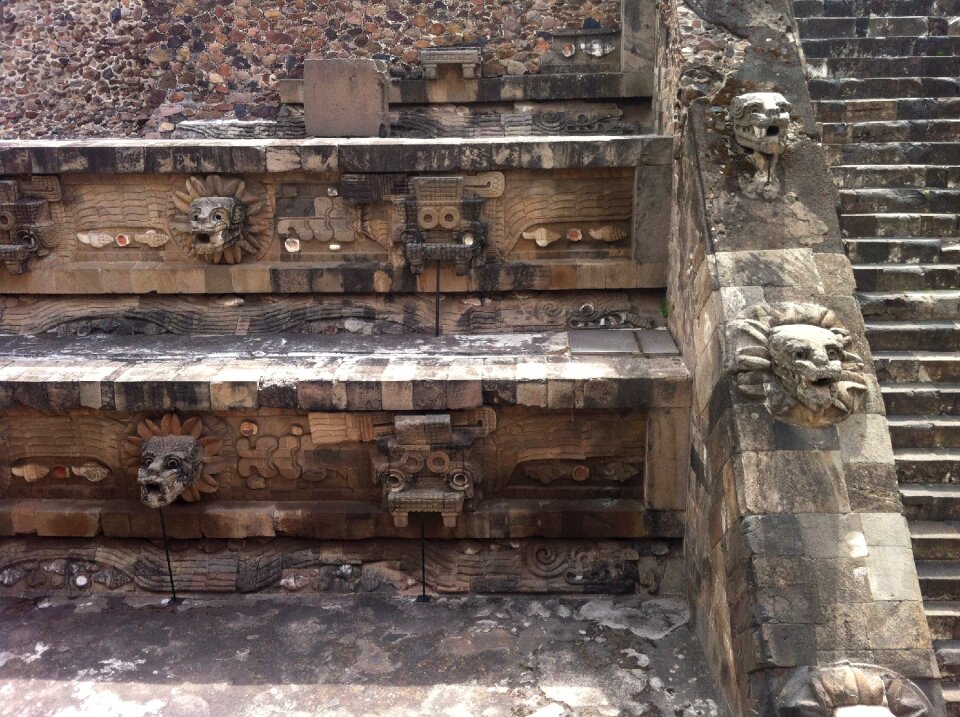 Quetzalcoatl mexico pyramid