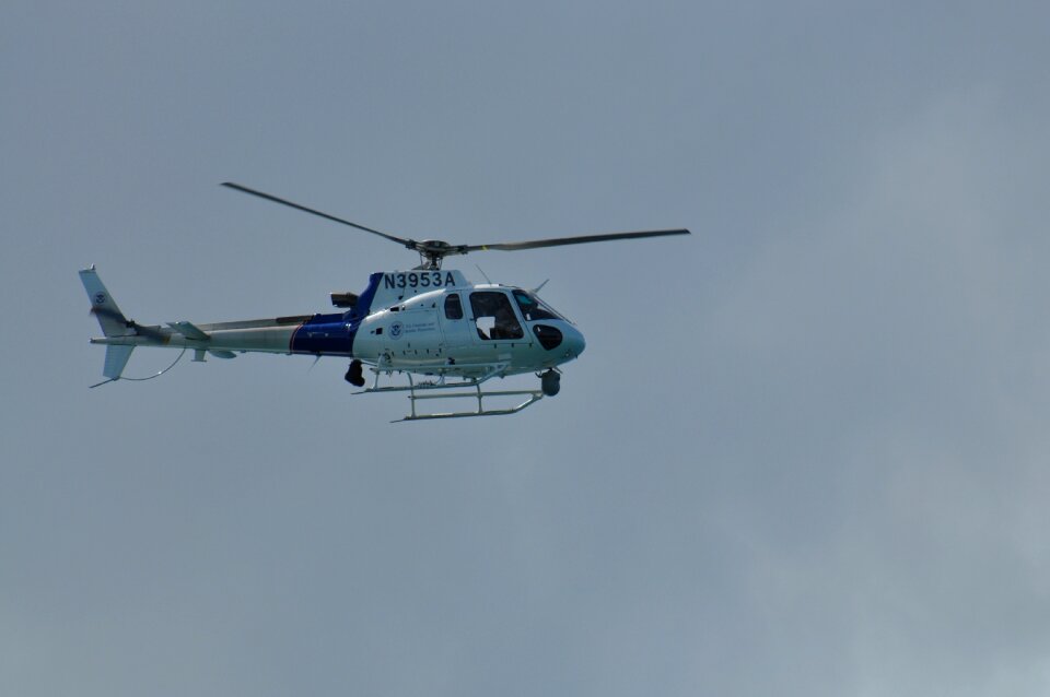 Helicopter grey himmel