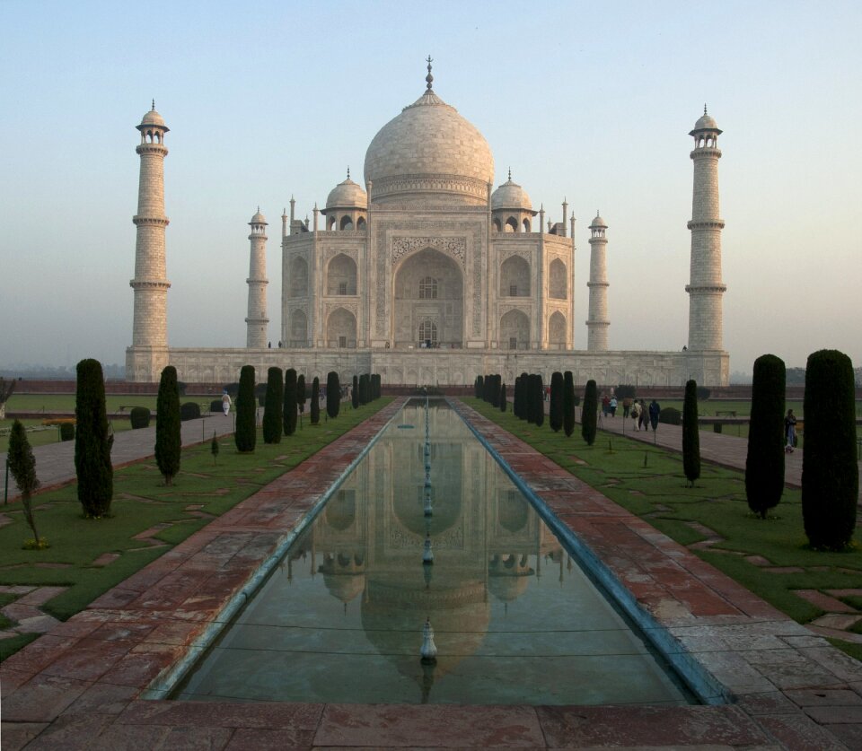 Taj mahal grave religion