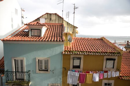 Lisbon colors houses
