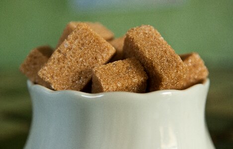 Cane sugar power sugar lumps