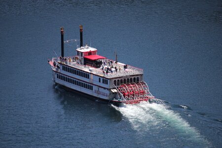 Lake steamer spring