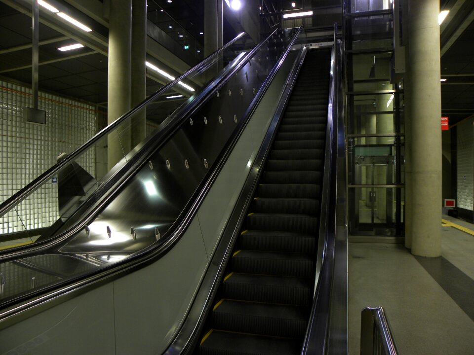 Metro cologne hay market