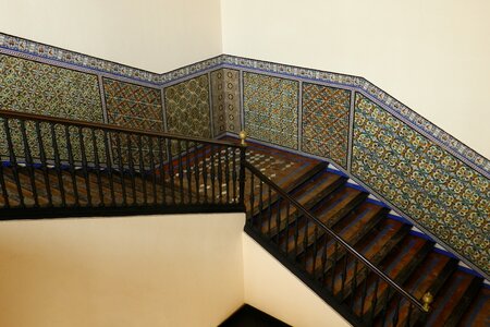 Trap ceramics tiles