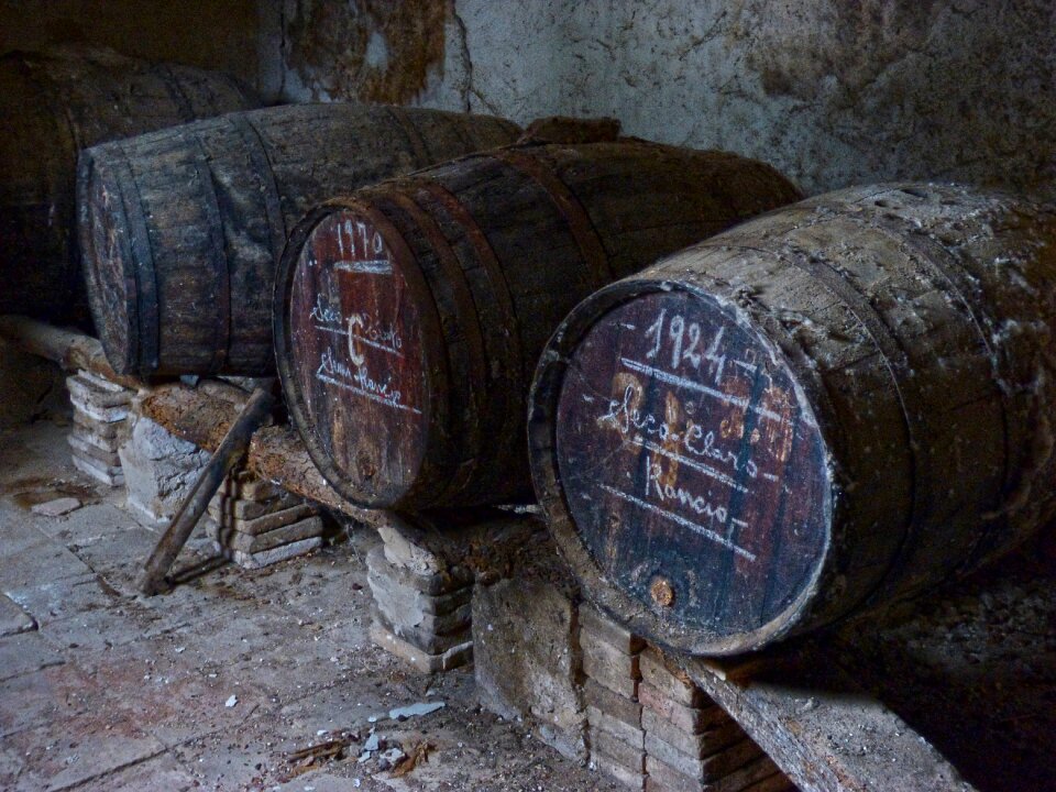 Ageing of wine rancio wine boot