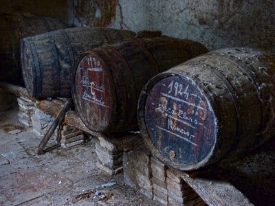 Ageing of wine rancio wine boot