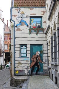 Street art facade paint brussels