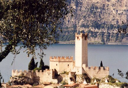 Garda italy castle
