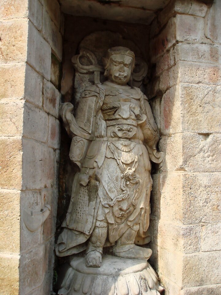 Sculpture idol monuments