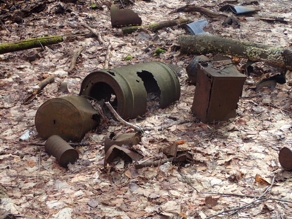 Garbage broken containers environmental