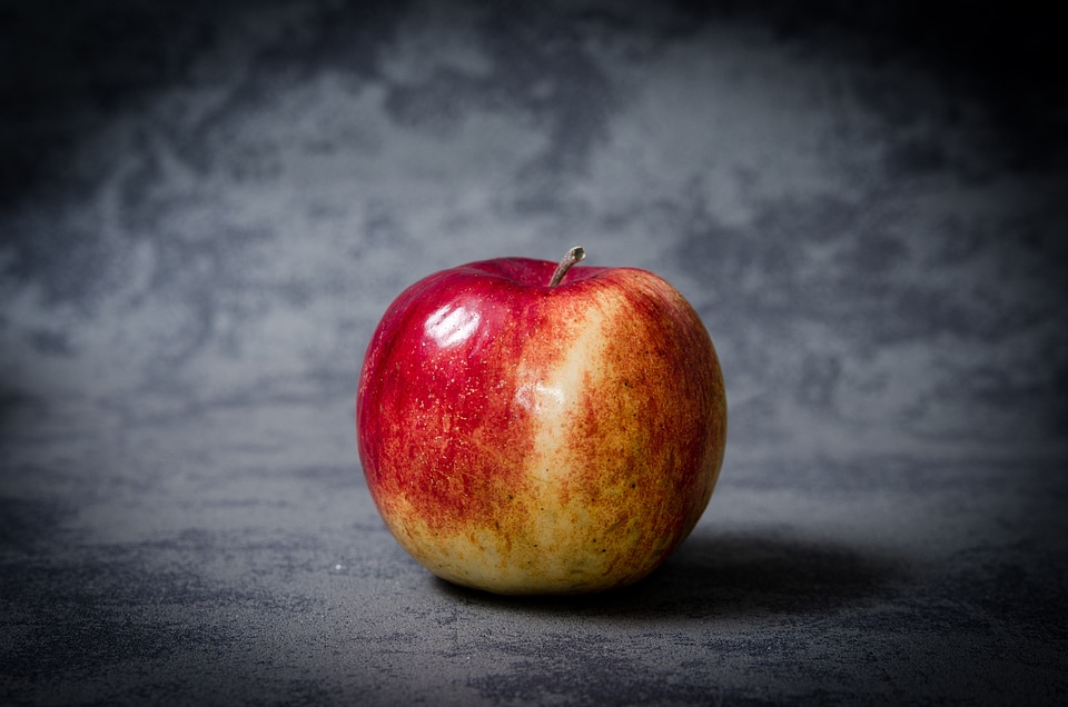 Red delicious fruit photo