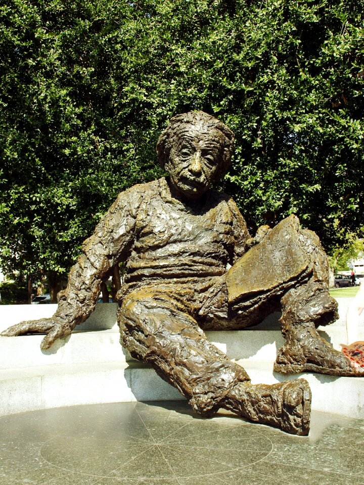 Memorial monument genius