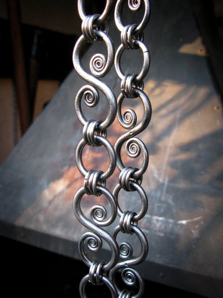 Chain metal jewellery