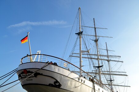 Masts port ship photo