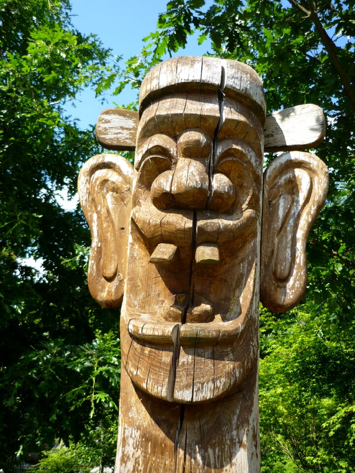 Carving art wood carving