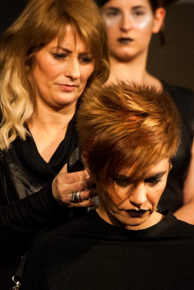 Women hairdresser cut