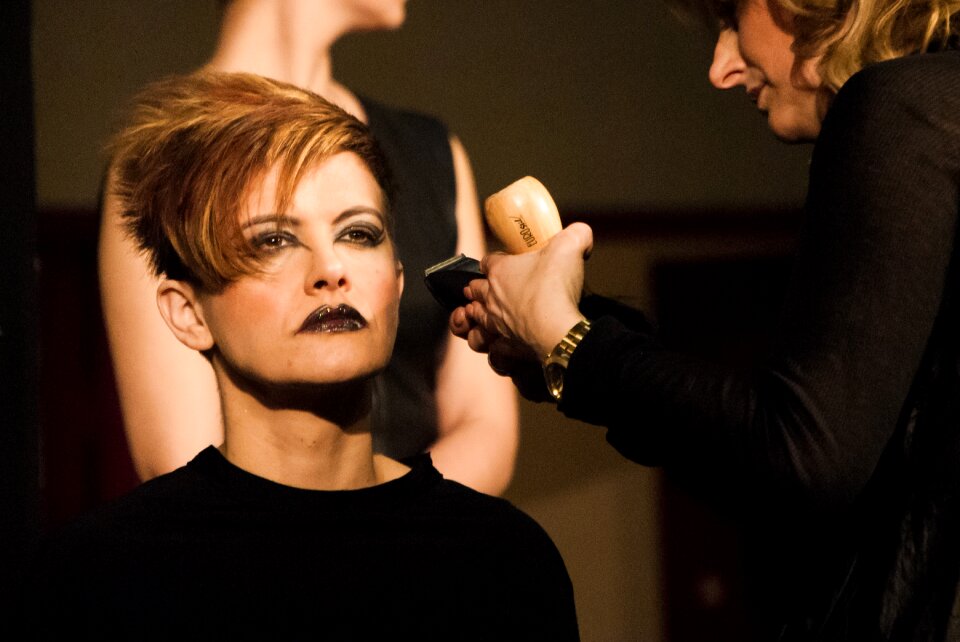 Women hairdresser cut