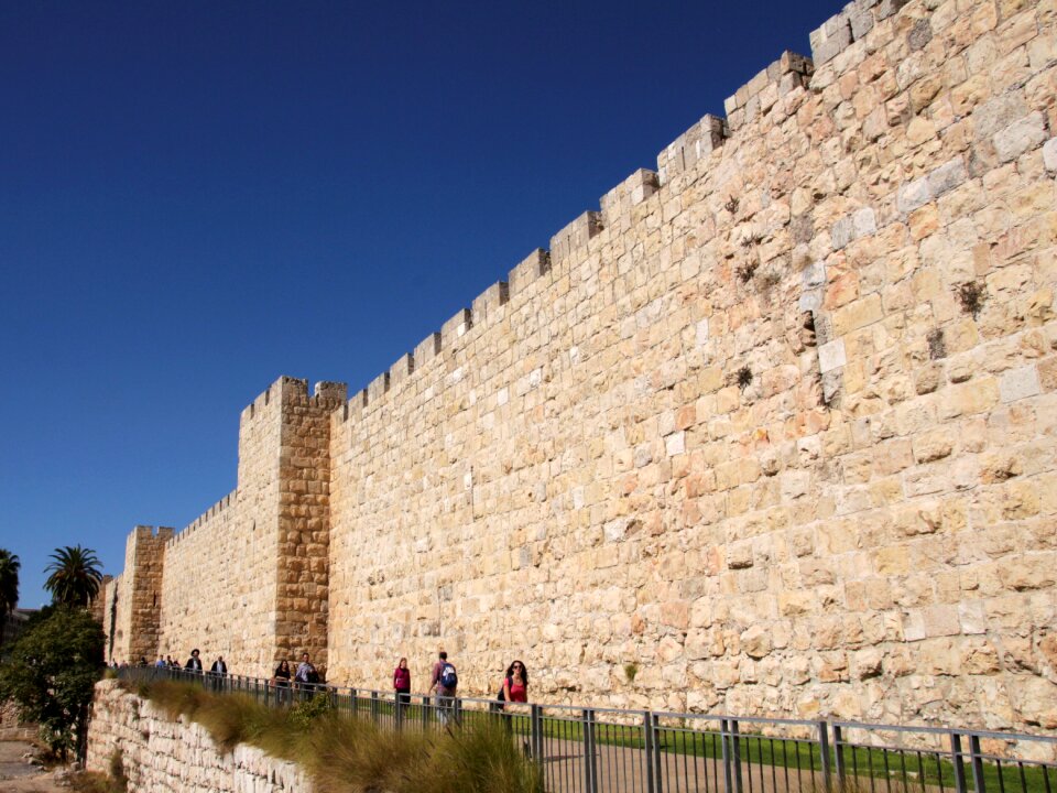 Wall israel holy city
