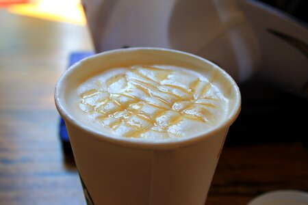 Caramel cream decoration