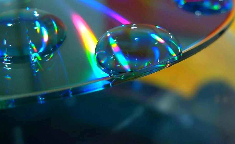 Round storage medium reflection
