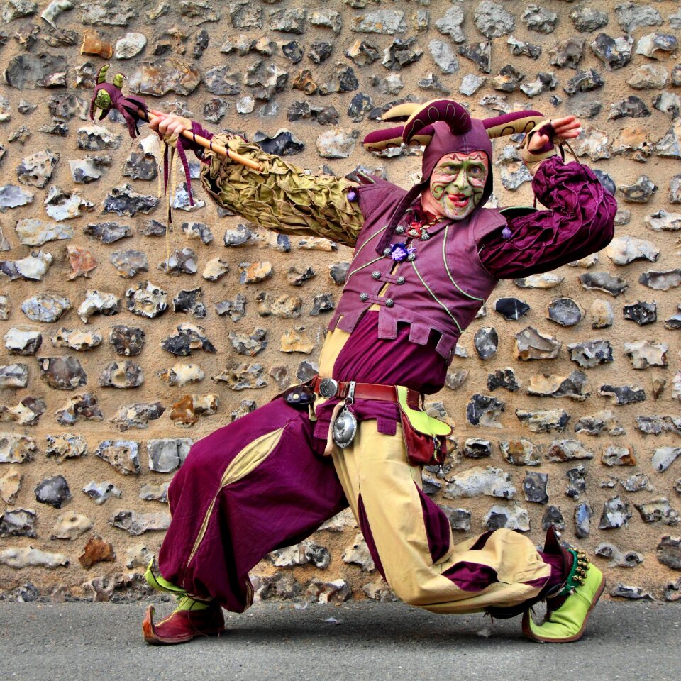 Minstrel troubadour violet