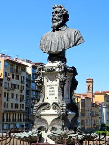 Statue goldsmith benvenueto cellini photo