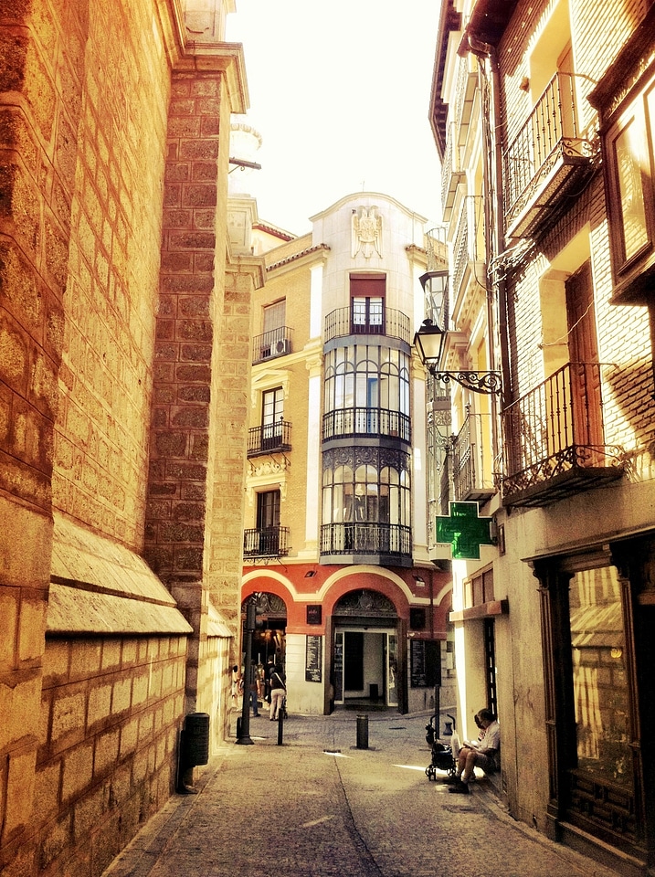 Sunset tourist alley