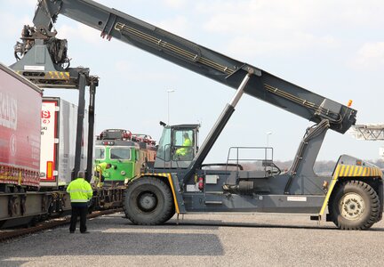 Port transport docker