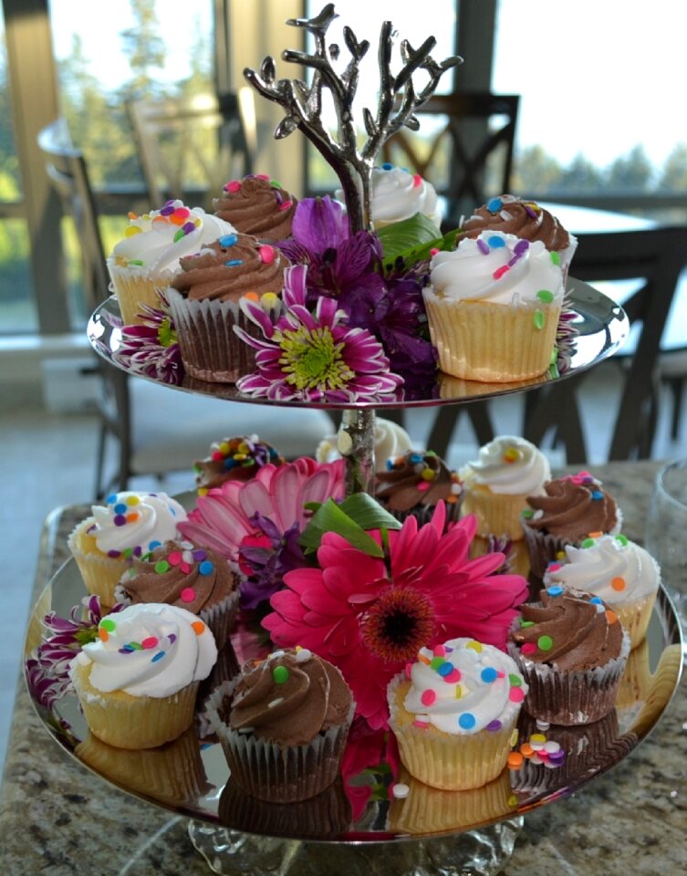 Desert wedding cupcake