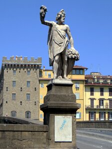 Piazza frescobaldi statue architecture