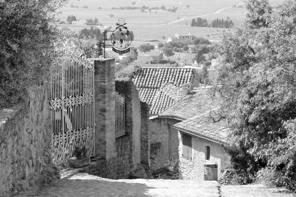 Vaucluse south of france architecture