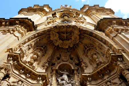 Saint-sébastien monument porch