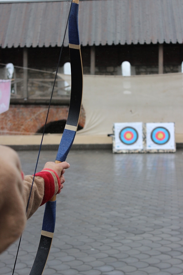 Arrow archer the bowstring